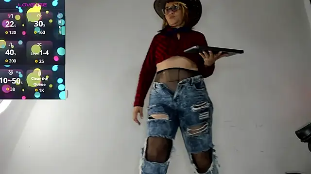 Snapshot of Cailinmilf chatting on October 3, 1:09 am Cailinmilf online show from October 3, 1:09 am