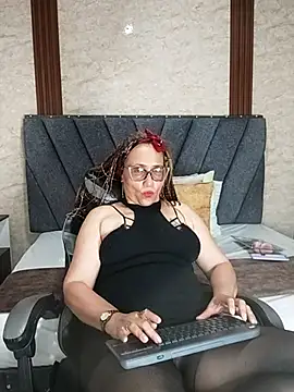 Snapshot of Cailinmilf chatting on October 15, 11:35 pm Cailinmilf online show from October 15, 11:35 pm