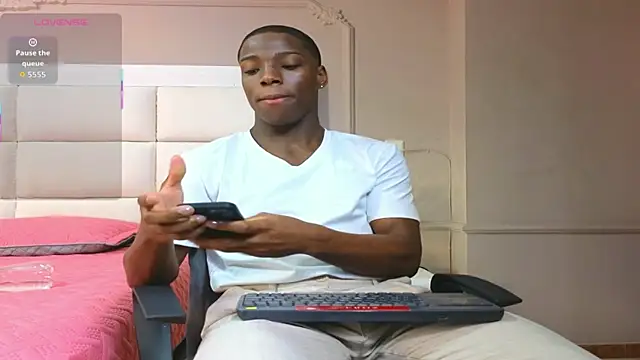 CharlesBrown  online show from October 28, 11:31 am