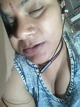 couple 71 online show from March 27, 4:41 pm