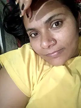 Snapshot of couple_71 chatting on April 26, 6:54 am couple 71 online show from April 26, 6:54 am