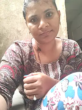 couple 71 online show from December 5, 6:34 am