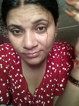 Snapshot of couple_71 chatting on May 22, 5:49 am couple 71 online show from May 22, 5:49 am