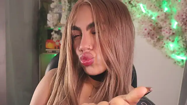 Miila snow online show from October 2, 3:37 pm