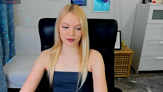 KatherineePierce online show from April 24, 4:20 pm