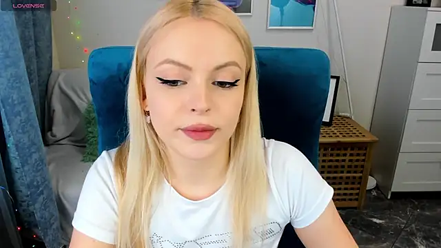KatherineePierce online show from May 22, 3:21 pm
