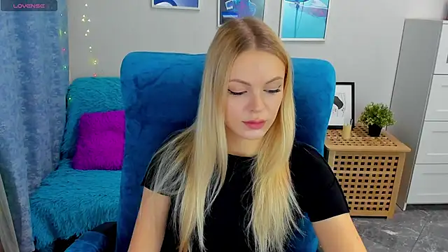 Snapshot of KatherineePierce chatting on November 7, 5:50 pm KatherineePierce online show from November 7, 5:50 pm