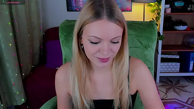 Snapshot of KatherineePierce chatting on November 5, 9:51 pm KatherineePierce online show from November 5, 9:51 pm