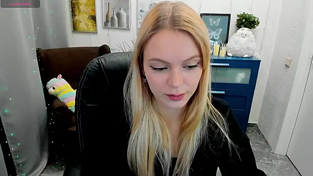 Snapshot of KatherineePierce chatting on October 20, 5:35 pm KatherineePierce online show from October 20, 5:35 pm