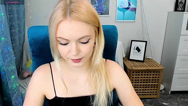 KatherineePierce online show from May 19, 5:20 pm