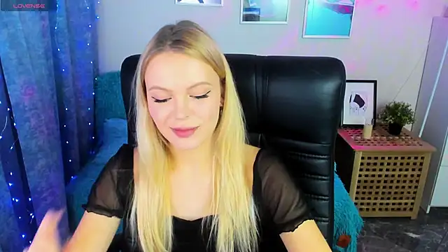 Snapshot of KatherineePierce chatting on October 18, 5:04 pm KatherineePierce online show from October 18, 5:04 pm