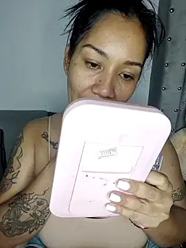 violettaa millerss online show from February 27, 1:17 am