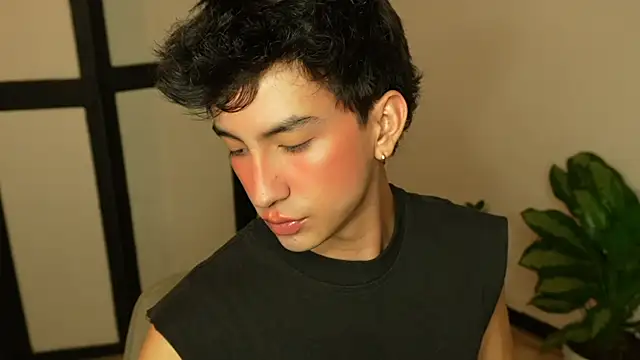 sweettaaron01 online show from June 12, 1:03 am
