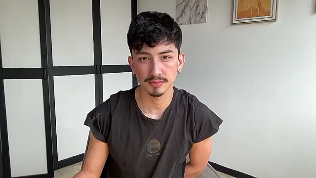 sweettaaron01 online show from February 24, 6:31 pm