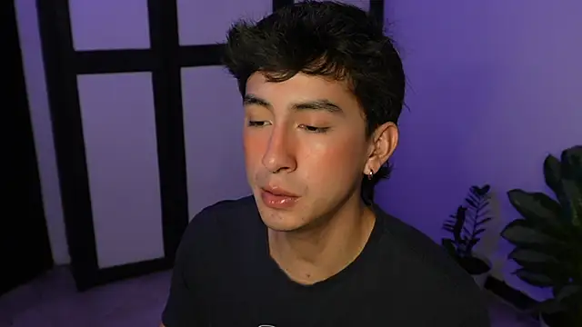 sweettaaron01 online show from June 10, 12:56 am