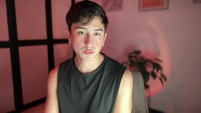 sweettaaron01 online show from April 21, 11:55 pm