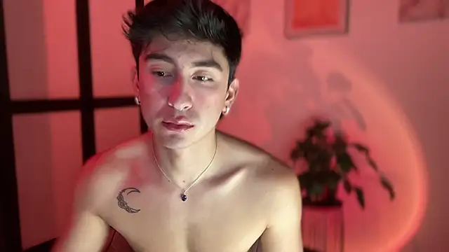 sweettaaron01 online show from April 23, 12:39 am