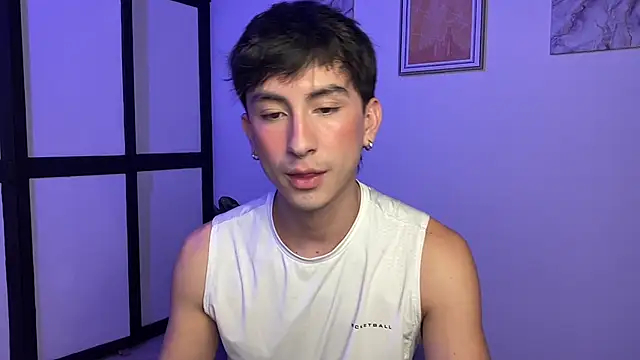 sweettaaron01 online show from June 3, 12:44 am