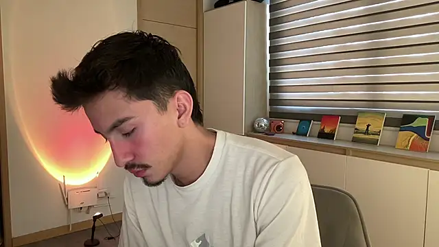 Snapshot of sweettaaron01 chatting on November 18, 5:16 pm sweettaaron01 online show from November 18, 5:16 pm