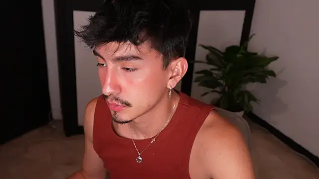 sweettaaron01 online show from July 24, 12:50 am
