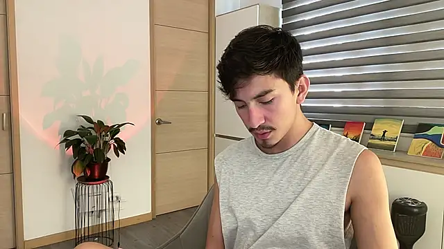 Snapshot of sweettaaron01 chatting on October 29, 6:07 pm sweettaaron01 online show from October 29, 6:07 pm