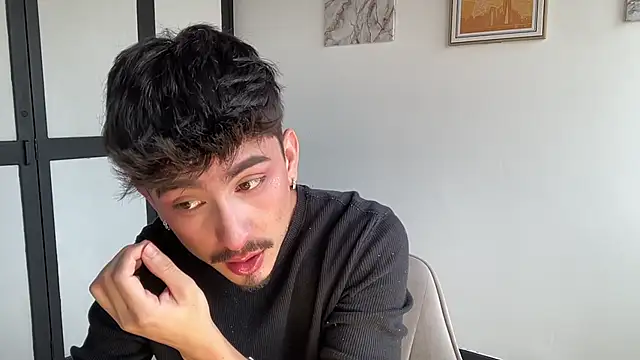 sweettaaron01 online show from February 25, 6:30 pm