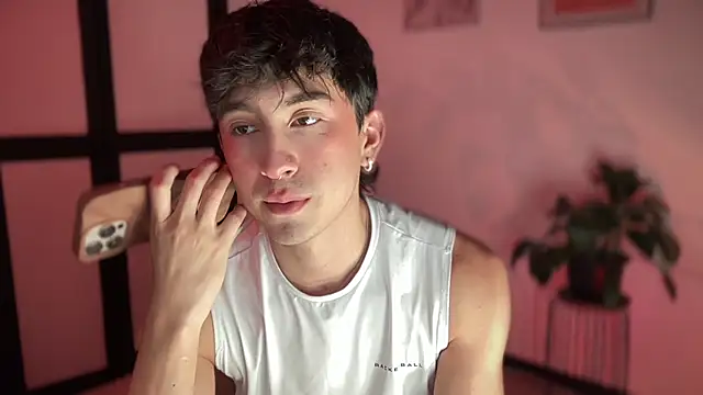 sweettaaron01 online show from April 24, 12:12 am