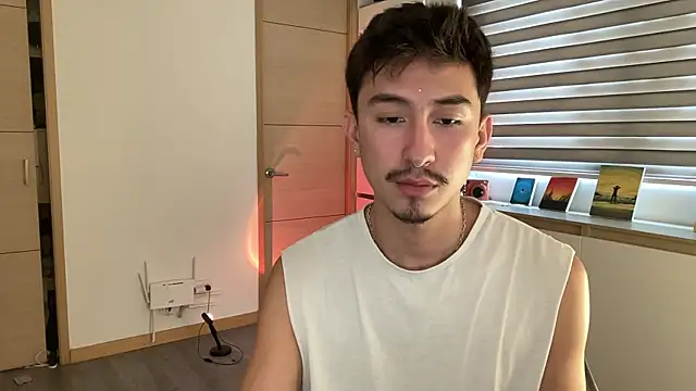 sweettaaron01 online show from December 19, 6:21 pm