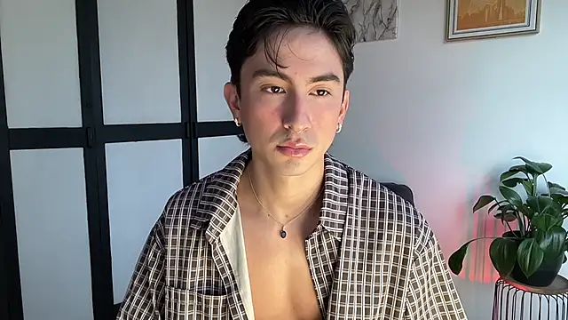 sweettaaron01 online show from April 20, 9:38 pm