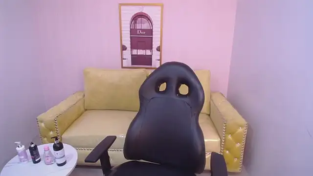 bellatrix ch online show from December 18, 4:33 pm