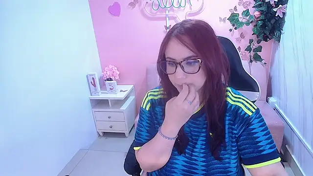 Snapshot of bellatrix_ch chatting on June 17, 12:59 pm bellatrix ch online show from June 17, 12:59 pm