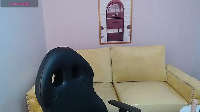 Snapshot of bellatrix_ch chatting on October 15, 4:15 pm bellatrix ch online show from October 15, 4:15 pm