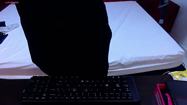 Melany Contrera online show from October 31, 2:57 pm