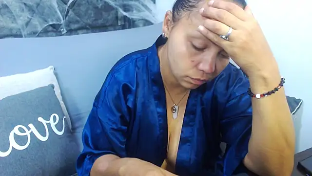 Melany Contrera online show from October 28, 4:24 am