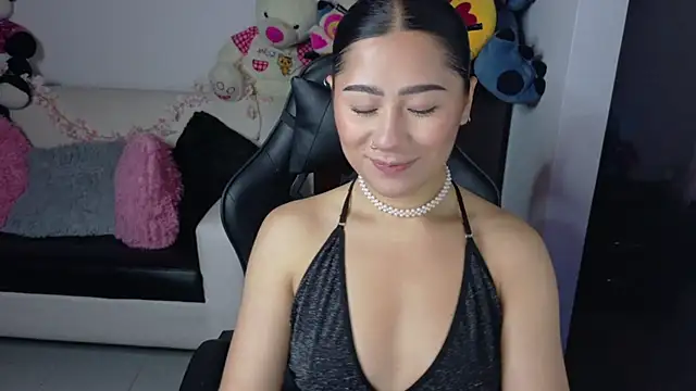 Snapshot of evelyn_ch_ chatting on October 10, 10:49 am evelyn ch online show from October 10, 10:49 am