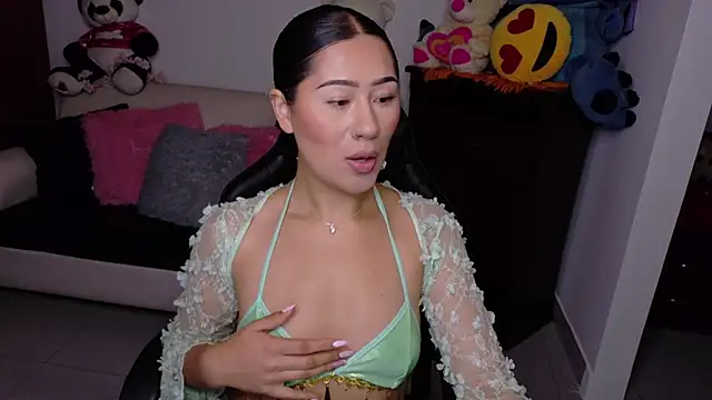 evelyn ch  online show from October 22, 2:05 pm