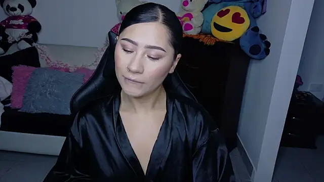 Snapshot of evelyn_ch_ chatting on October 16, 10:45 am evelyn ch online show from October 16, 10:45 am
