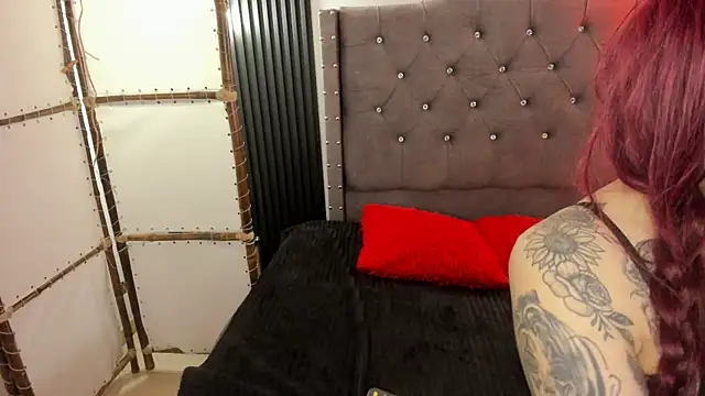 Snapshot of Scarbadgirl_ chatting on June 24, 3:16 am Scarbadgirl online show from June 24, 3:16 am