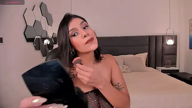 SarahYates online show from October 4, 4:14 am