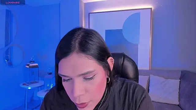 SarahYates online show from April 8, 4:25 am