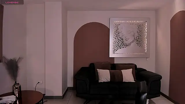 SarahYates online show from March 11, 4:06 am