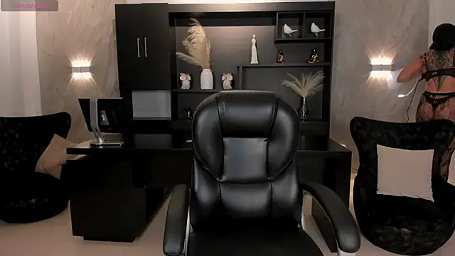 SarahYates online show from November 3, 5:12 am