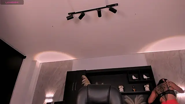 SarahYates online show from January 8, 4:07 am