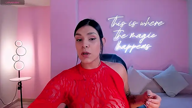 SarahYates online show from March 4, 4:09 am