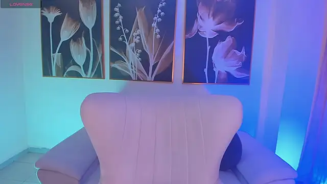 IsabellaMoreau online show from October 3, 7:48 pm
