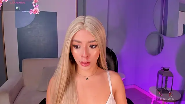 IsabellaMoreau online show from May 31, 5:51 pm