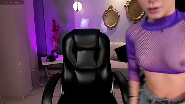 IsabellaMoreau online show from April 5, 6:03 pm