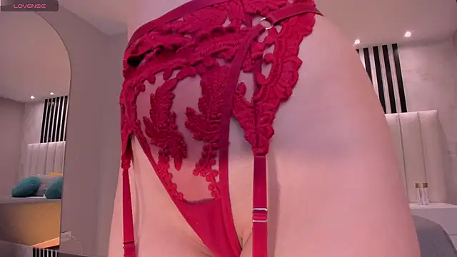 IsabellaMoreau online show from November 2, 5:40 pm