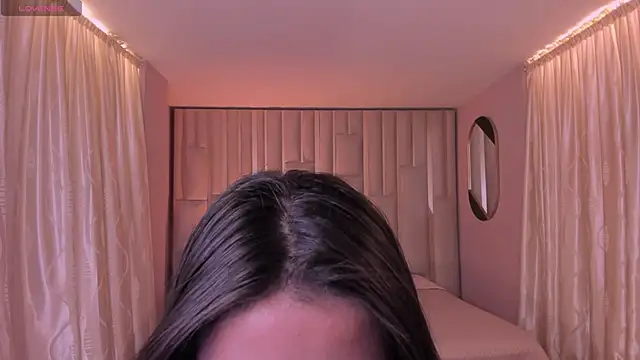 IsabellaMoreau online show from November 3, 7:39 pm