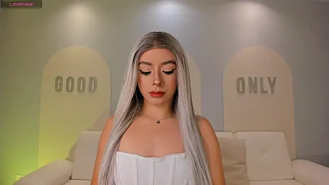 IsabellaMoreau online show from December 19, 8:22 pm